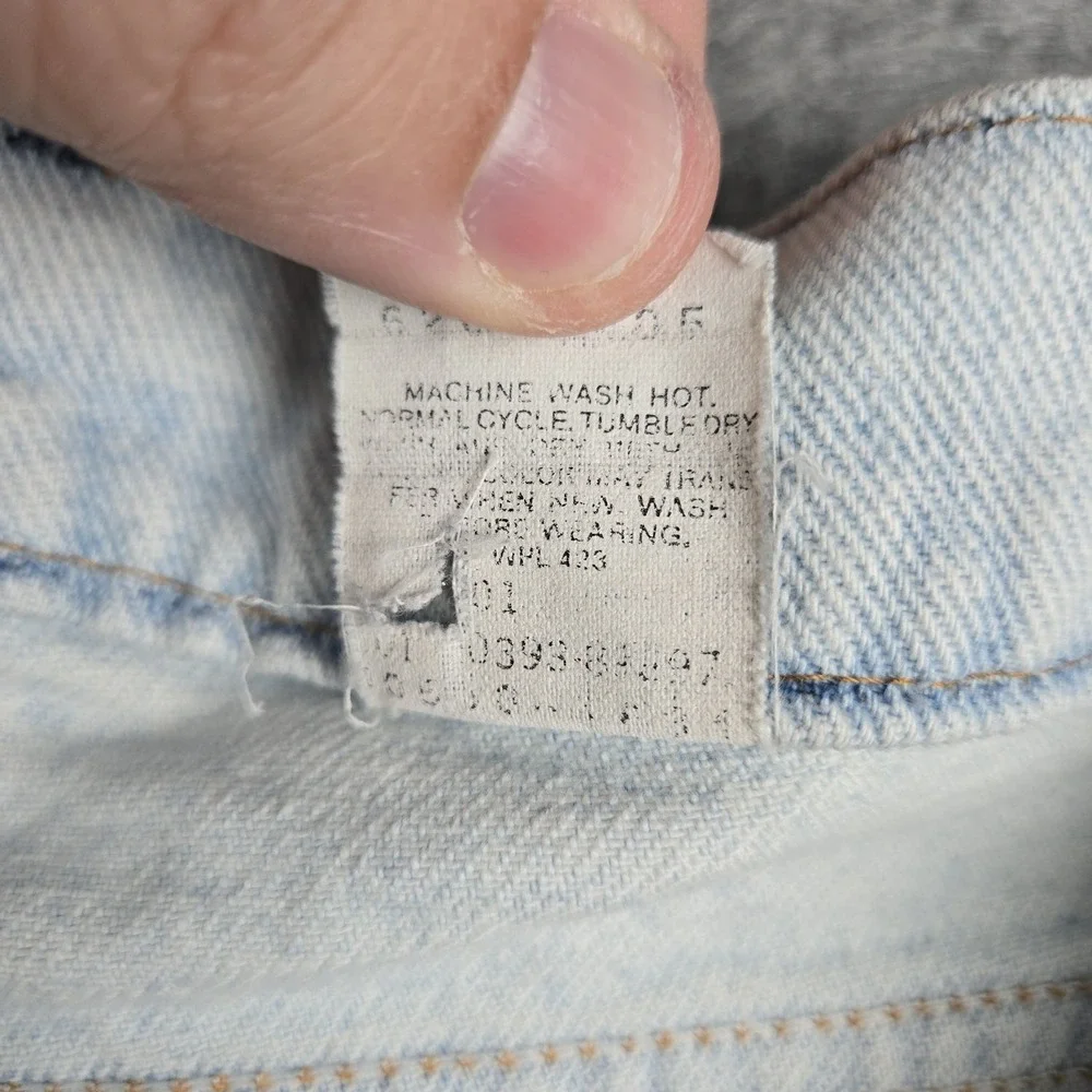Vintage Levis Jeans Mens 32 x 34 (Fits 32 x 31)Made USA 550 Light Wash Good Fade